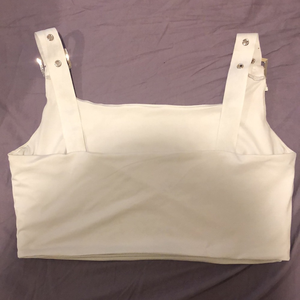 White shein modern chic crop top - Picture 2 of 2